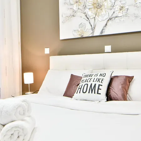 Lovely Renovated Studio Апартаменты
