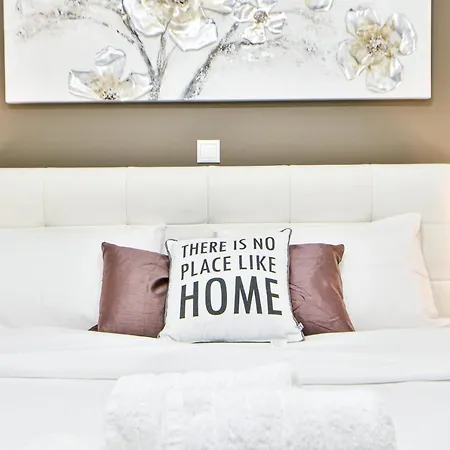 Lovely Renovated Studio Apartment